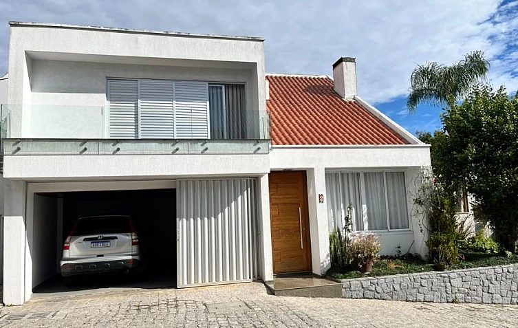 Sobrado em Condom�nio � Venda no bairro Santo In�cio - Curitiba - PR