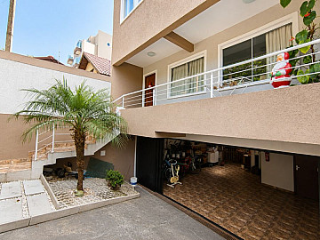 Sobrado � Venda